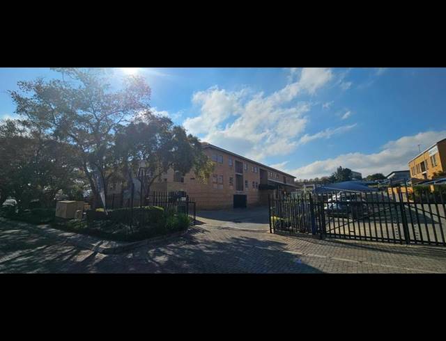 BUSINESS PROPERTY TO RENT IN HALFWAY GARDENS